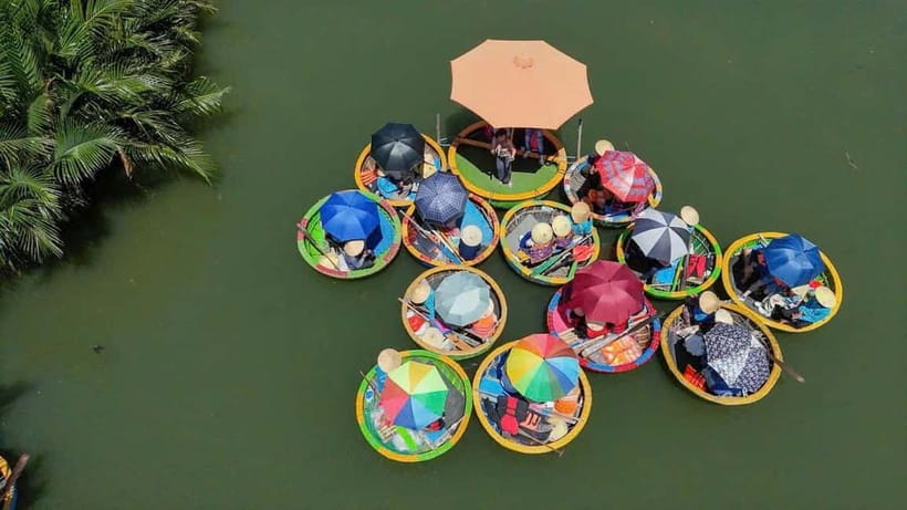 Hoi An: Coconut Basket Boat Ride & Hoi An Memories Live Show - The local performance and coconut-leaf workshop