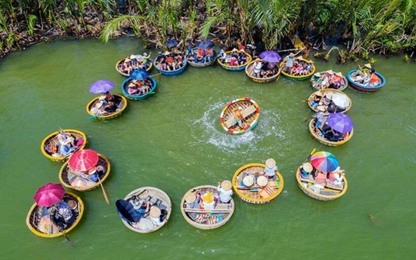 Hoi an : Coconut Boat & Hoi an Acient Town (Optional) - Learning the basket boat from a local captain