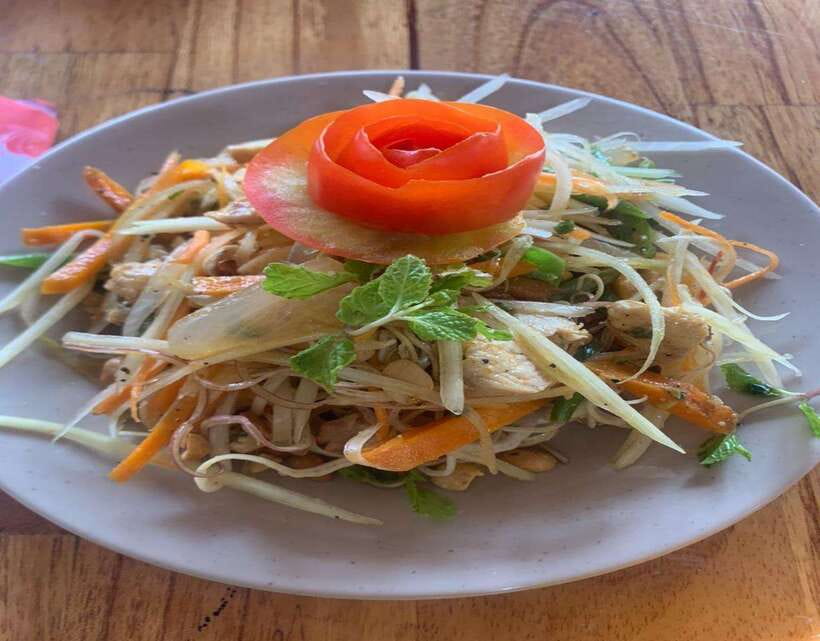 Hoi An: Cooking Class + basket boat (free transfer in Hoian) - What the cooking session feels like