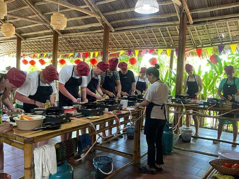 Hoi An: Cooking Class, Crab Fishing-Basket Boat, Market Tour - Trying traditional crab fishing