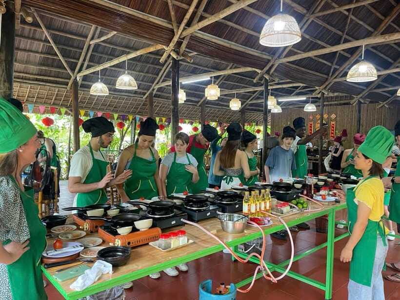 Hoi An: Cooking Class, Crab Fishing-Basket Boat, Market Tour - Who should book this experience