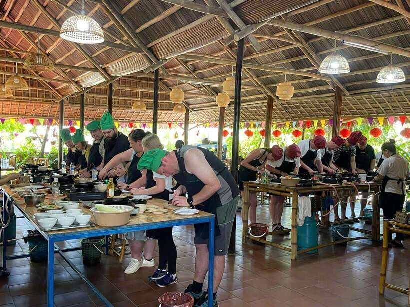 Hoi An: Cooking Class, Crab Fishing-Basket Boat, Market Tour - Shopping for lunch in a Hoi An market