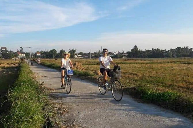 Hoi An Cooking Class & Vespa Cooking Adventure Tour - Group size, guide style, and comfort