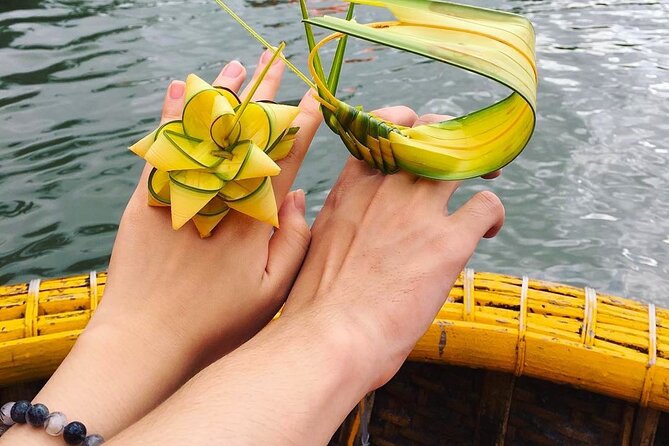 Hoi An: Cooking Class with Market, Lantern Making, Basket Boat - Making a Hoi An lantern by hand