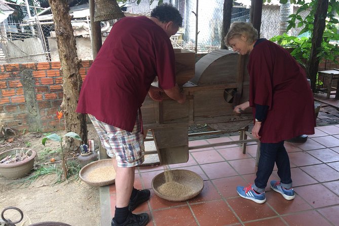 Hoi An countryside biking - Basket Boat - Vegetable village - Local home Cooking - What the private format adds