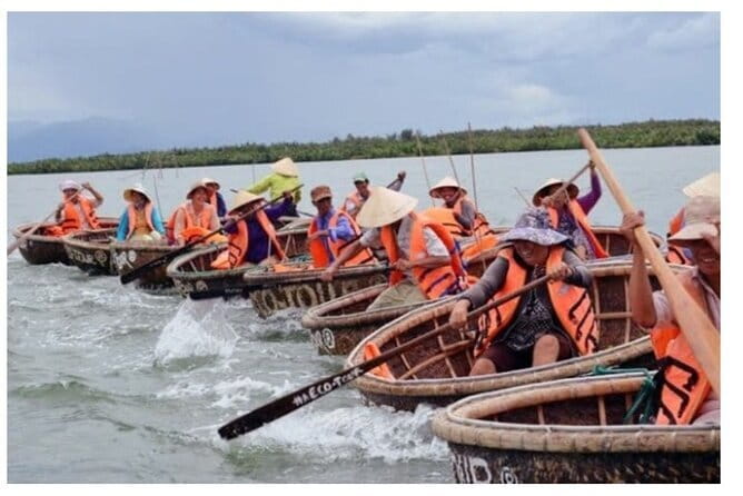 Hoi An Countryside Tour by Car/Motorbike or cycling - The buffalo ride and other optional moments
