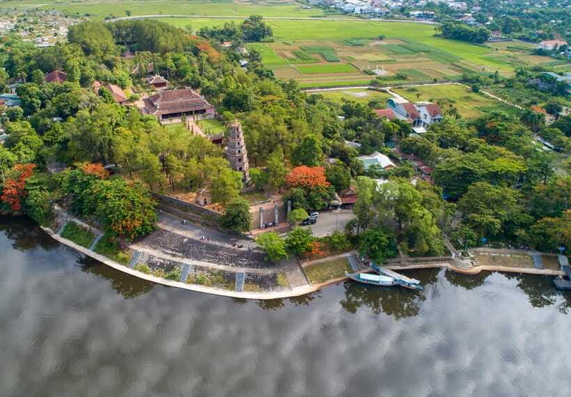 Hoi An/Da Nang: Hue Imperial City by Bus or Train Experience - Thien Mu Pagoda beside the Perfume River