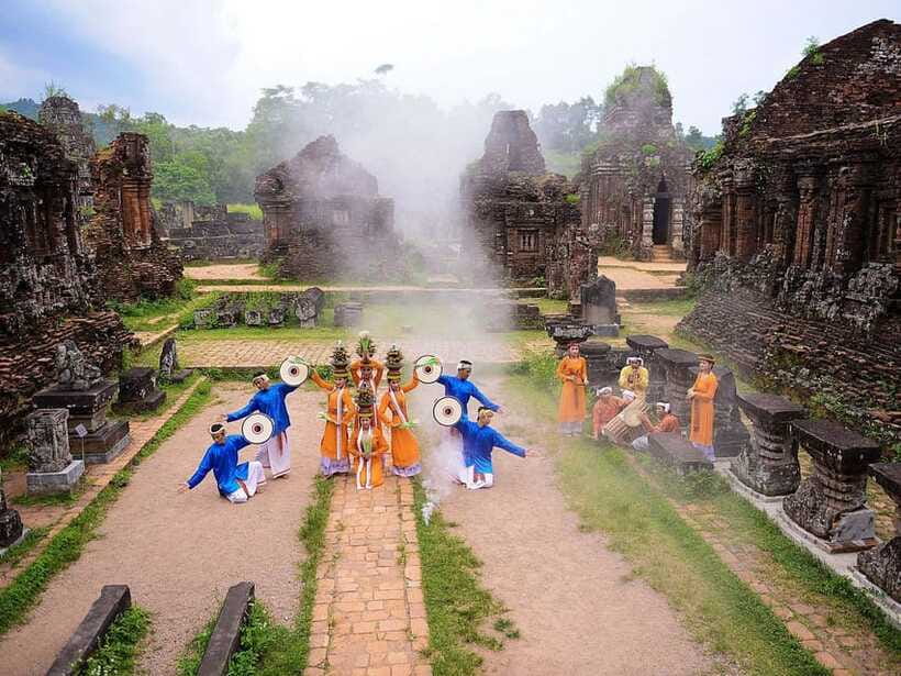 Hoi An/Da Nang: Marble Mountains, Lady Buddha & My Son Trip - Lunch and the return through Hoi An