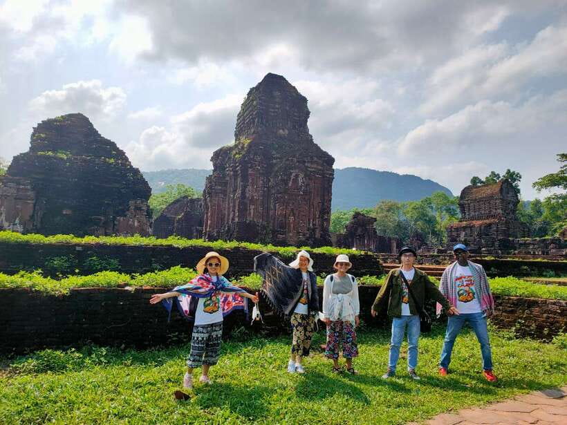 Hoi An/Da Nang: My Son Sunset Tour, Boat Trip with Brunch - Returning by boat on the Thu Bon River