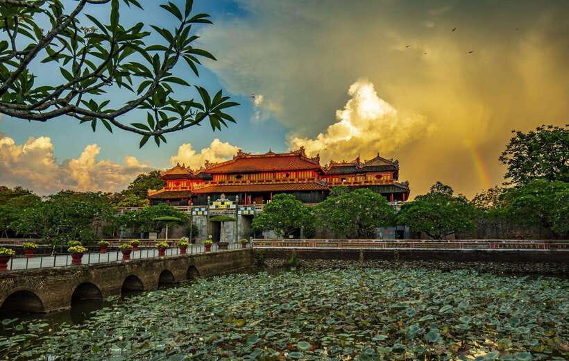 Hoi An/Da Nang : Private Day Trip to Imperial City - Hue - Lang Co Beach and Lap An Lagoon