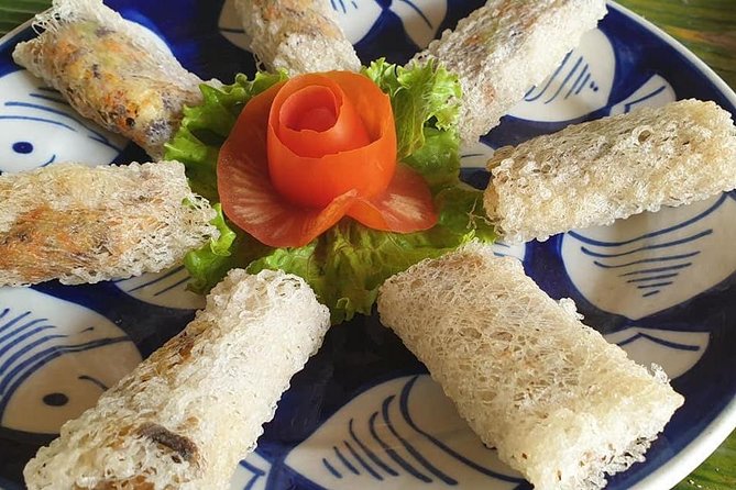 Hoi An/Da Nang: Vegetarian Cooking Class & Basket Boat Ride - Cooking with Lily or Quan in a family home