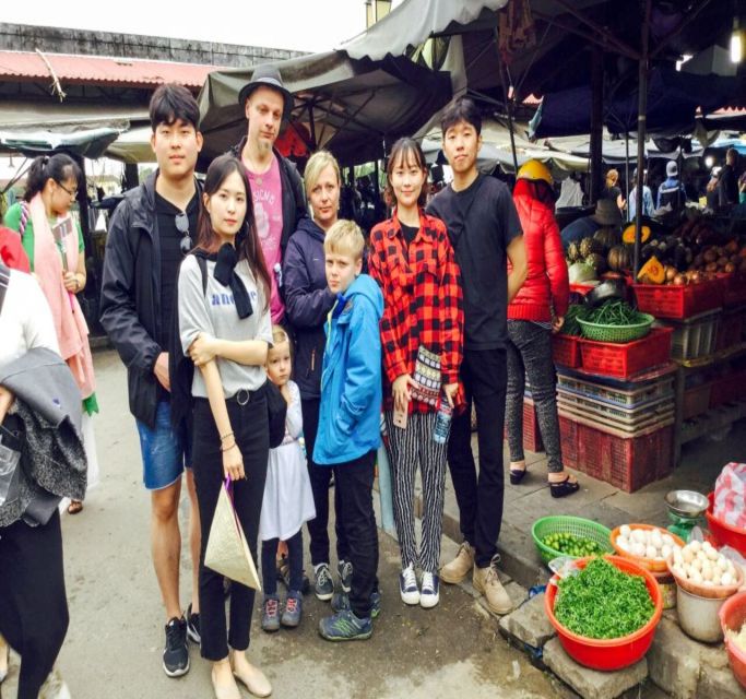 Hoi An Eco Village Cooking Class - The guides make the kitchen work