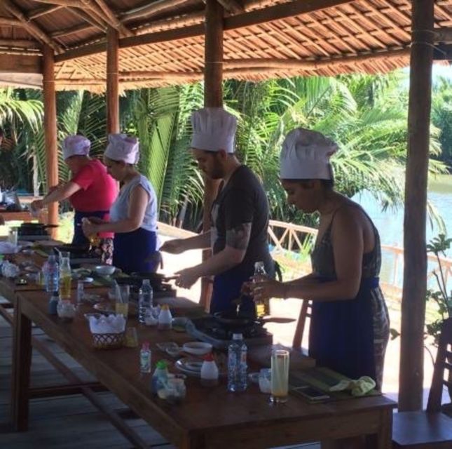 Hoi An: Evening Cooking Class with Locals in Herbs Village - Vegetarian and vegan food needs