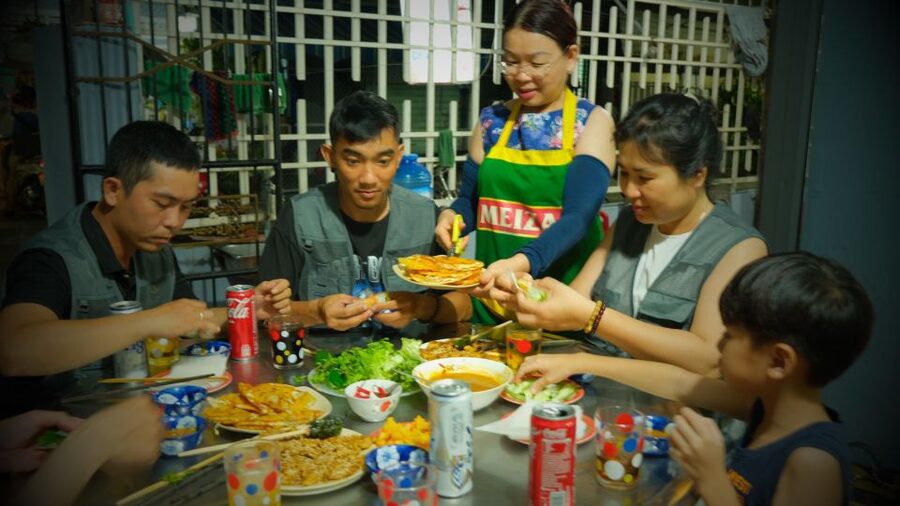 Hoi An: Evening Food Culture Tour by Vespa - Starting at 6 p.m. with a Vespa briefing