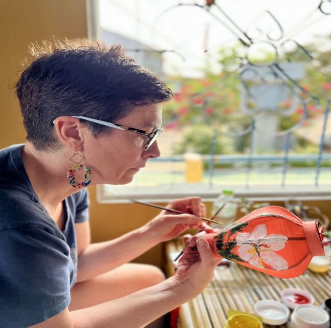 Hoi An: Foldable Lantern Making Class with Acrylic Painting - Choosing brushes and colors for your design