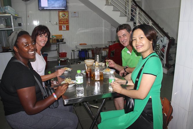 Hoi An Food Trail by Night with Boat Trip - Meeting a 105-year-old local in his home