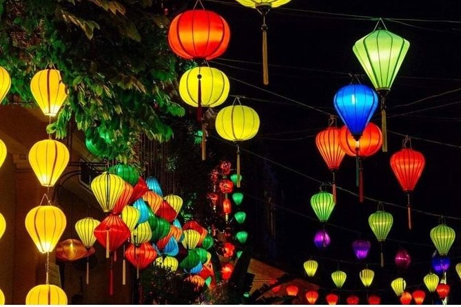 Hoi An Food Trail by Night with Boat Trip - Starting at 4:00 pm in the Ancient Town