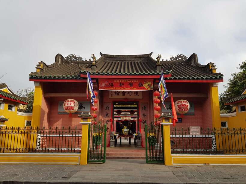 Hoi An: Half-Day Heritage Walking Tour - A short street-food pause with local flavor