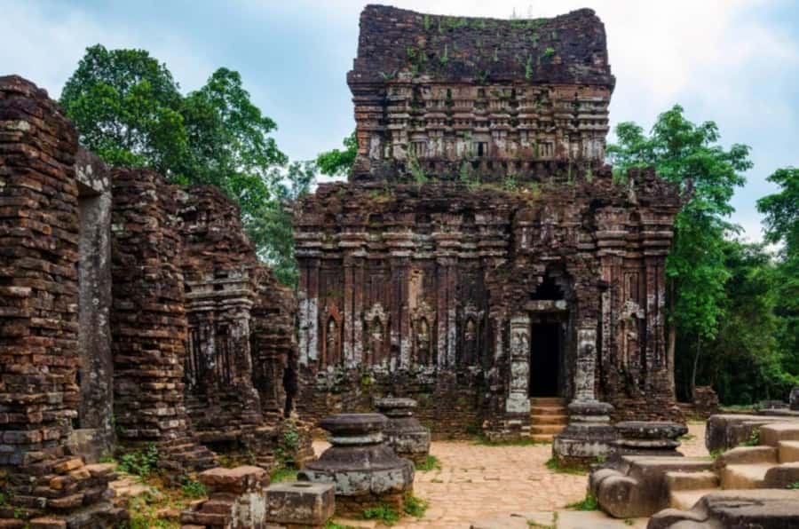 Hoi An: Half-Day to My Son Sanctuary & Sunset River Cruise - Banh mi on the boat