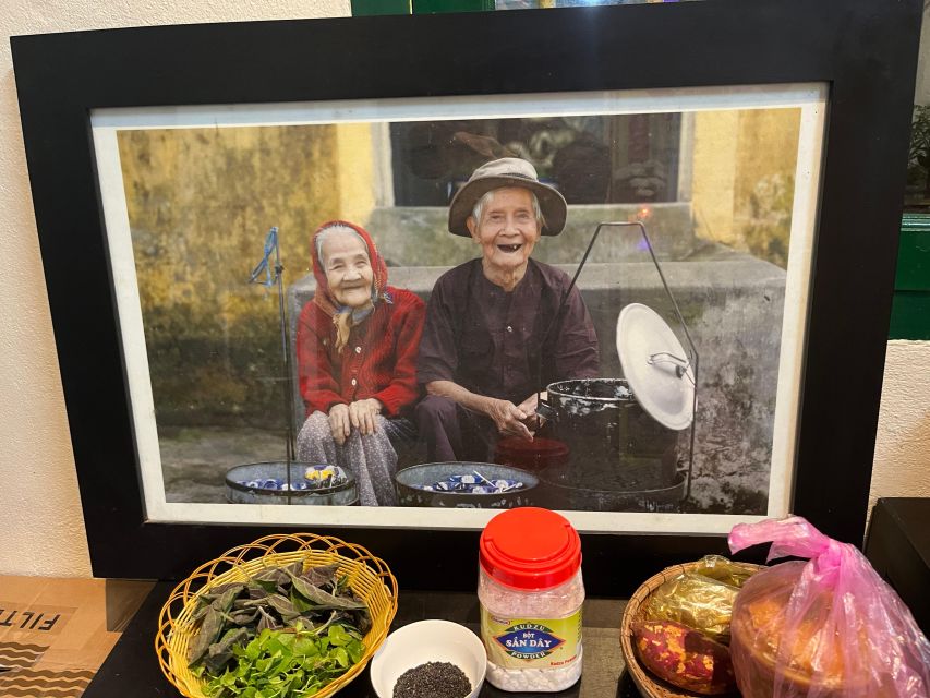 Hoi An hiden food adventure - Back streets, old buildings, and ordinary Hoi An