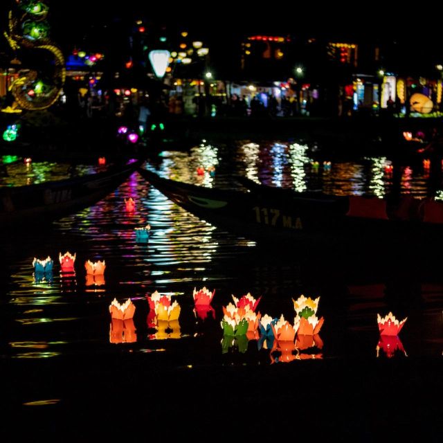 Hoi An : Hoai River Boat Trip by Night and Floating Lantern - Key points to know before you book