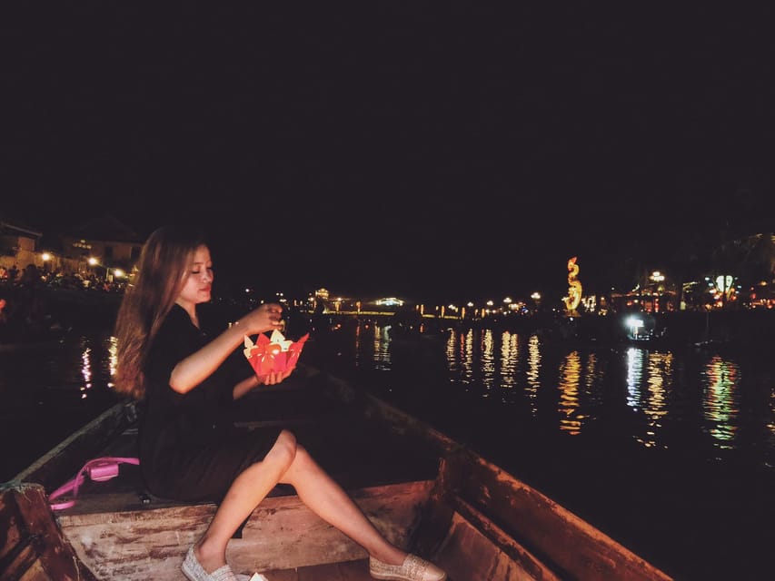 Hoi An: Hoai River Night Boat Trip and Floating Lantern - A Small Lantern Ritual on the Hoai River