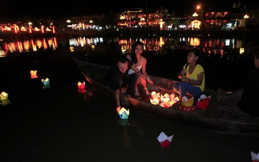 Hoi An: Hoai River Night Boat Trip and Floating Lantern - Finding the Meeting Point on Tran Phu Street