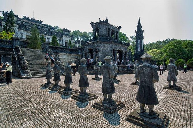 Hoi An: Imperial Hue And Hai Van Pass Full-day Tour - Hai Van Pass: a short stop with a big view