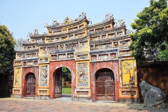 Hoi An: Imperial Hue And Hai Van Pass Full-day Tour - A calm hour on the Huong River