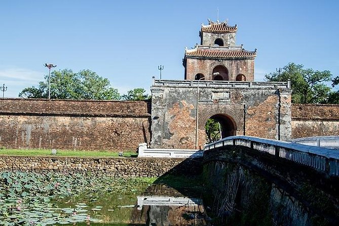 Hoi An: Imperial Hue And Hai Van Pass Full-day Tour - Thien Mu Pagoda and a difficult chapter of modern history
