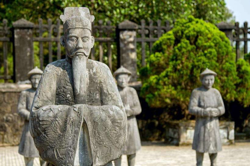 Hoi An: Imperial Hue And Scenic Hai Van Pass Discovery Tour - Thien Mu Pagoda and its 1963 memorial