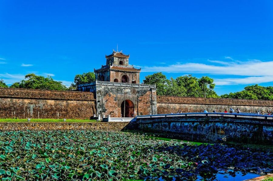 Hoi An: Imperial Hue And Scenic Hai Van Pass Discovery Tour - Khai Dinh Tomb’s compact royal drama