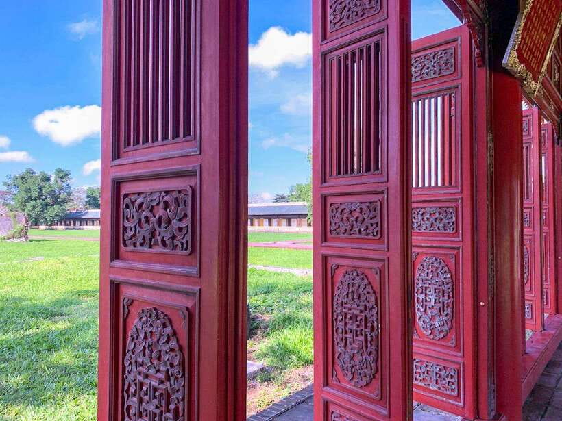 Hoi An: Imperial Hue And Scenic Hai Van Pass Discovery Tour - Starting with the Hai Van Pass