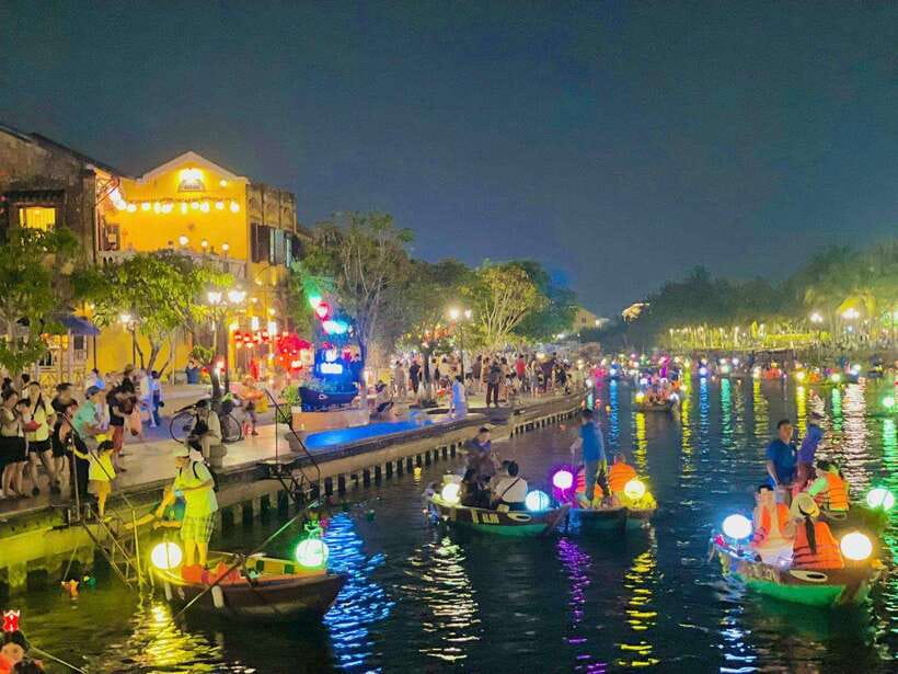 Hoi An: Lantern Boat Ride on the Hoai River - What the Hoai River ride actually feels like