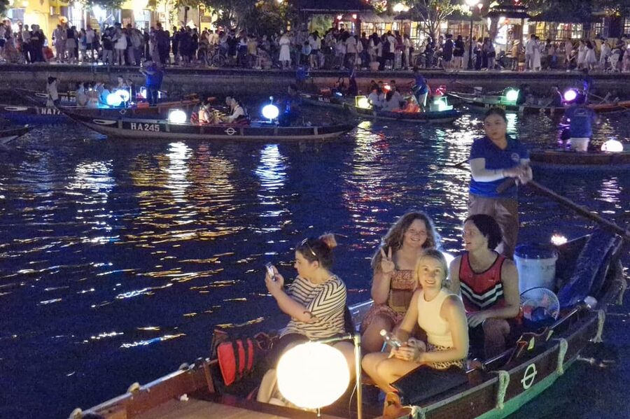 Hoi An : Lantern Boat Ride & Release Lanterns - Who will enjoy this 20-minute ride