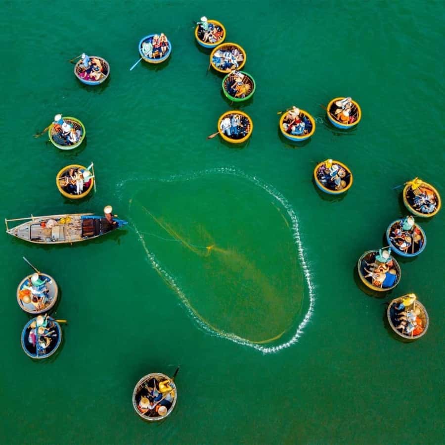 Hoi An: Lantern Making, Basket Boat, and Cooking Class - Choosing ingredients at the local market