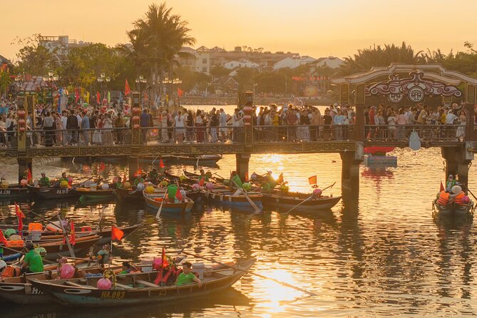 Hoi An Lantern Making Class with Lantern Boat Trip - Writing your wish and making a floating candle