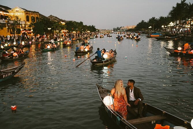 Hoi An Lantern Shop & Boat Photoshoot – Night Experience - Hoi An after dark, framed for you