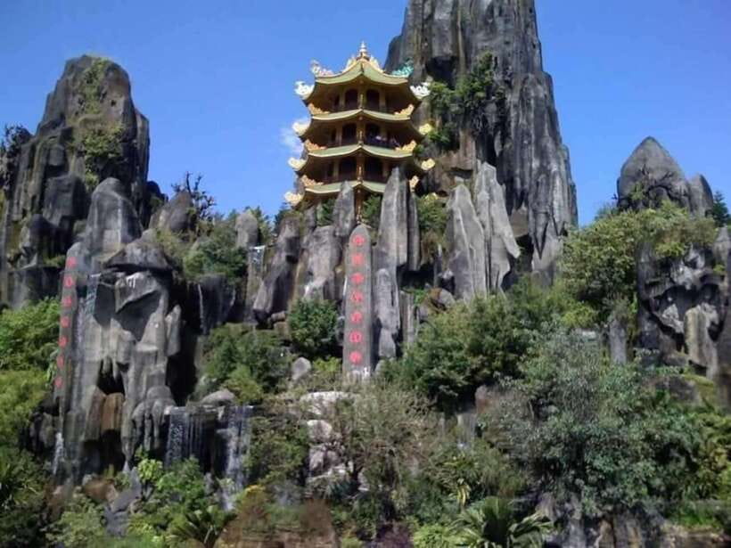 Hoi An: Marble Mountain, Am Phu Cave and Monkey Mountain - Transport, group size, and guide quality