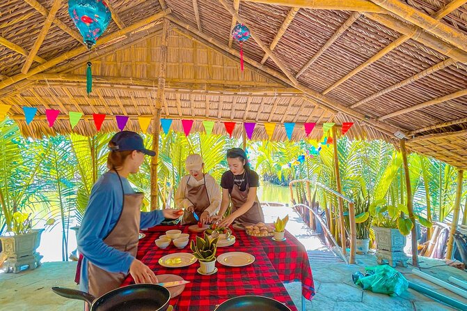 Hoi An: Market Visit, Basket Boat Ride, and Cooking Class - Choosing Ingredients at a Hoi An Market