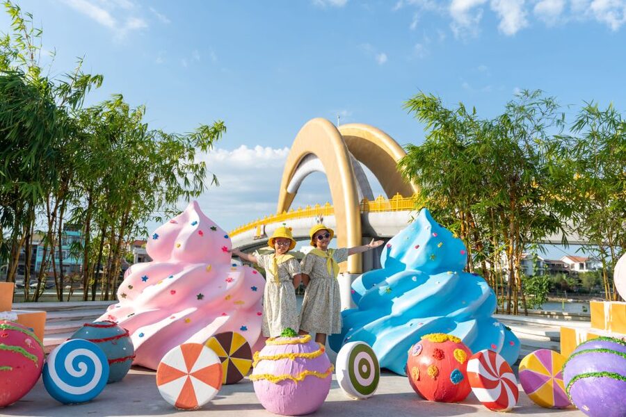 Hoi An Memories Show & Hoi An Impression Theme Park Ticket - Getting there and planning your evening
