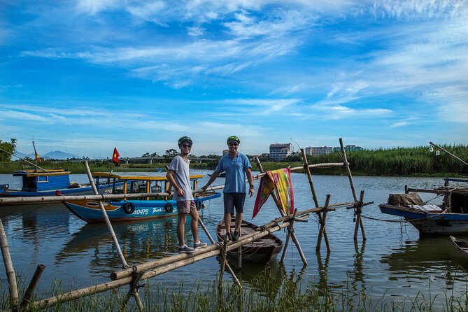 Hoi An: Morning Countryside Tour by Bike - Canals, boat builders, and working waterways