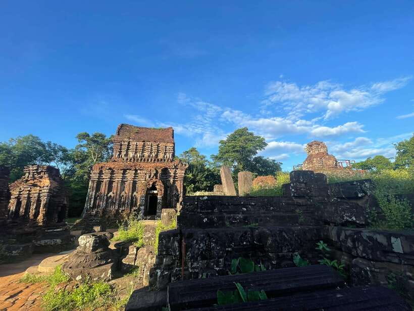 Hoi An: My Son Ruins: Guide-Bus-Boat-Cultural Show-Lunch - Should You Book It?