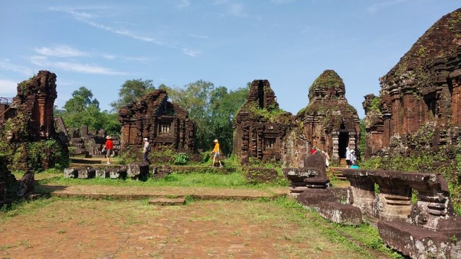 Hoi An: My Son Sanctuary Sunrise & Boat Trip w. Breakfast - Making rice paper at a local house