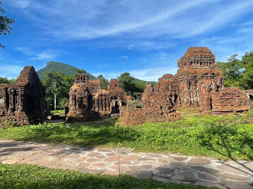 Hoi An : My Son Sanctuary Tour with Vietnamese Lunch - Morning lunch with a local family