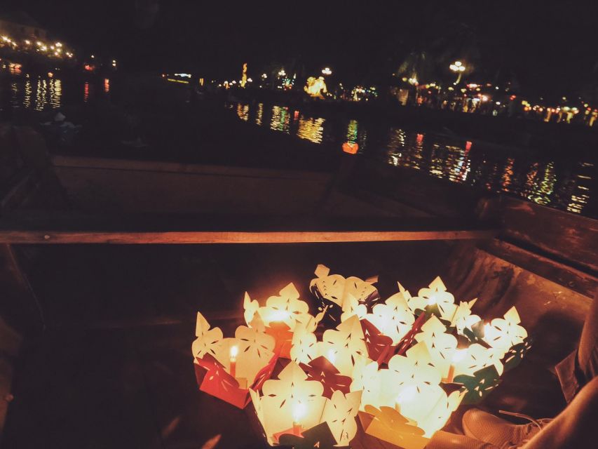 Hoi An: Night Boat Trip and Release Lantern at Hoai River - Sharing a small sampan with up to four people