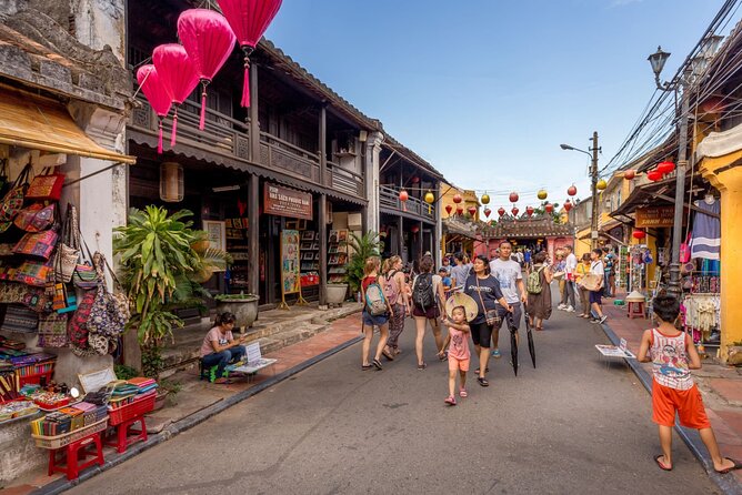 Hoi An Night Market - Ancient Town street food tours by Night - White rose dumplings, cao lau, and the main meal