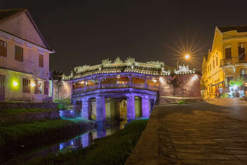 Hoi An Nighttime Heritage Experience - Dinner at a traditional local restaurant