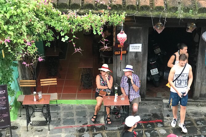 Hoi An Old Town and local Food - Walking through Hoi An Ancient Town for 90 minutes