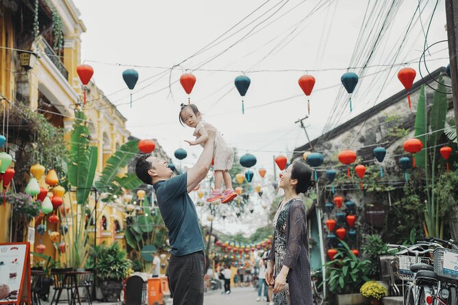 Hoi An Photographer & Vacation Photoshoot – Private Session - Ancient houses and the Japanese Covered Bridge